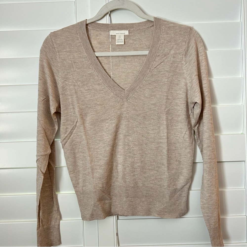 H&M Classic V-neck Sweater Tan Size Small